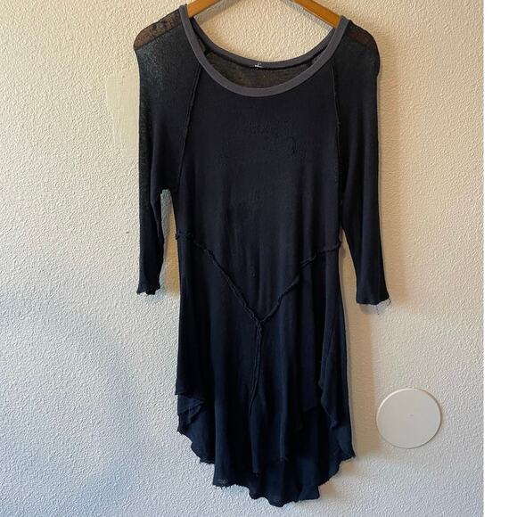 Free People Black Knit Handkerchief Hem Crew Neck 3/4 Sleeve Tee Size XS - Picture 1 of 12